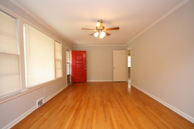 Foto del edificio - 7620 Charlotte Dr SW