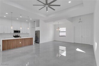 Building Photo - 3307 35th St W