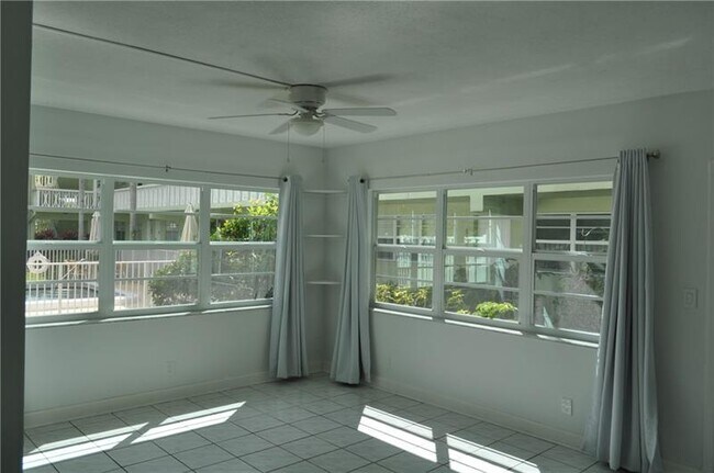 Foto del edificio - 1900 NE 8th Ct