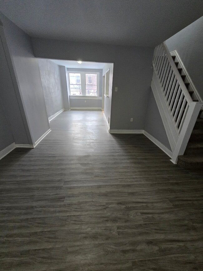 Building Photo - 71 Theodore St