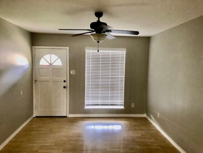 Building Photo - $500 OFF MOVE IN SPECIAL-SOUTH BOSSIER IN ...