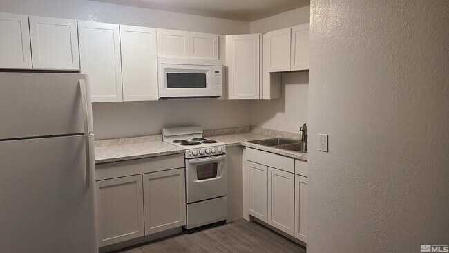 Building Photo - 2450 Lymbery St
