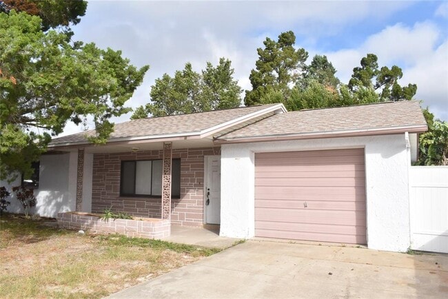 Building Photo - 7615 Karen Dr
