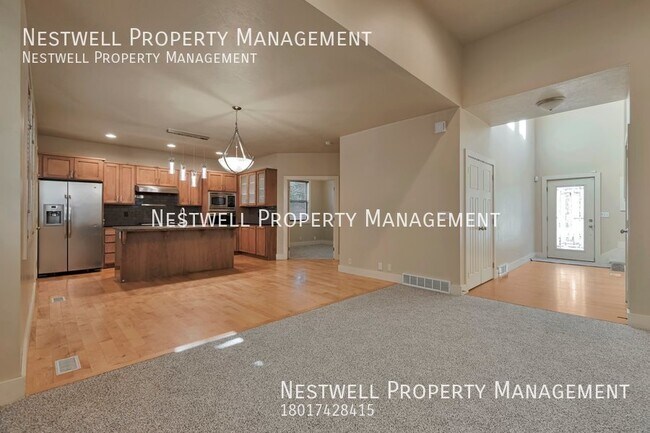 Foto del edificio - Gorgeous 4-bed Home in Millcreek