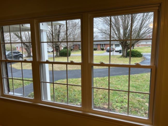 Building Photo - 911 Maplewood St