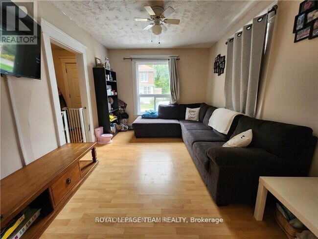 Building Photo - 219 James St E