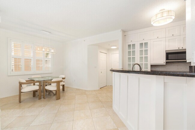 Building Photo - 1805 N Flagler Dr
