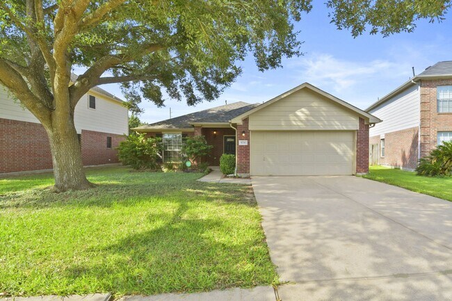 Foto del edificio - Charming Rental in Eaglewood – No Carpet, ...
