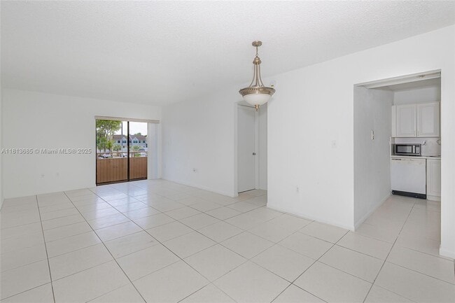 Foto del edificio - 17530 NW 68th Ave