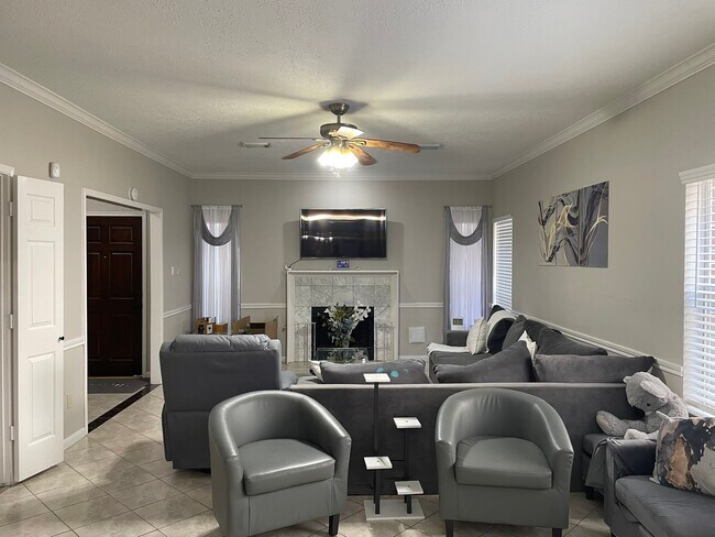 Foto del edificio - 16434 Concord Falls Ln