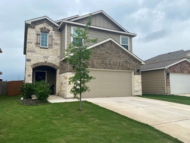 Foto del edificio - 3 Bedroom 2 1/2 bath Silver Canyon Subdivi...