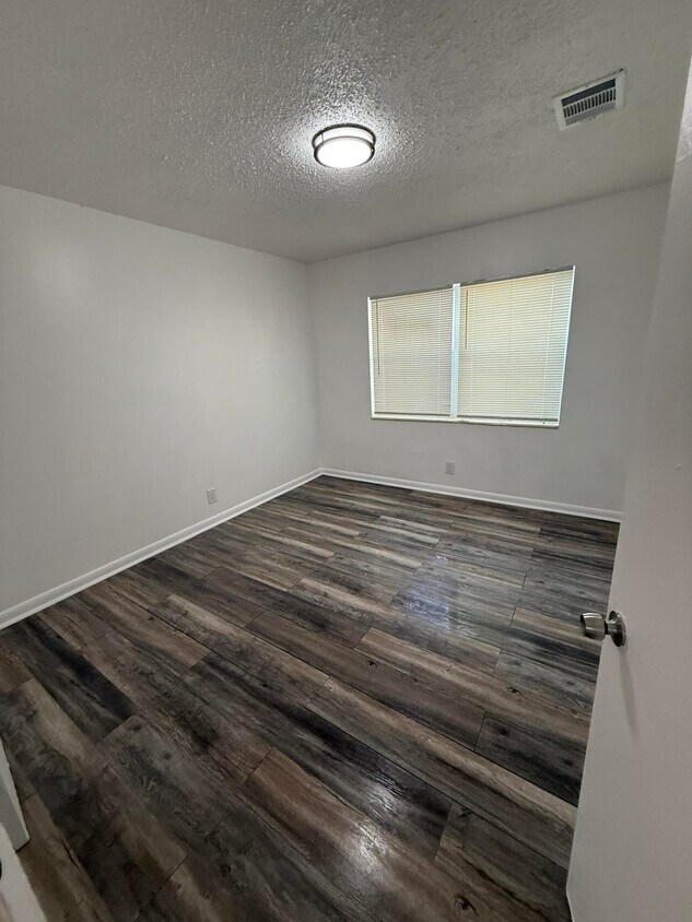 Foto principal - 1019 Henrietta Ave