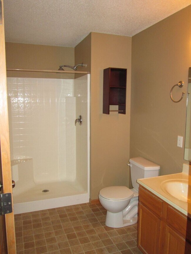 AVAILABLE NOW!!! Rent reduced through July... Condo for Rent in North