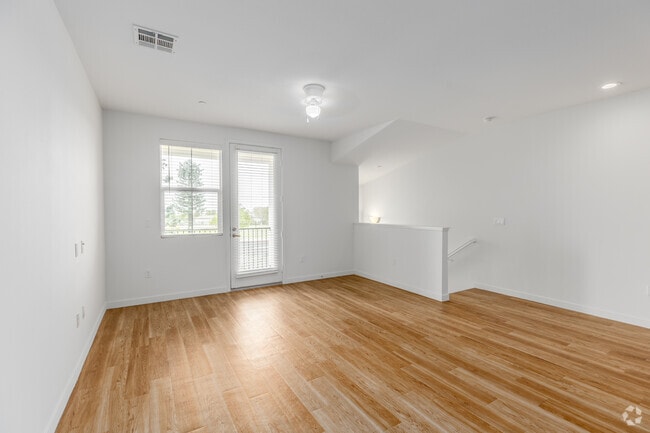 2 habitaciones, 3 baños - 1144 pies cuadrados - Sala de estar - Contessa at Otay Ranch