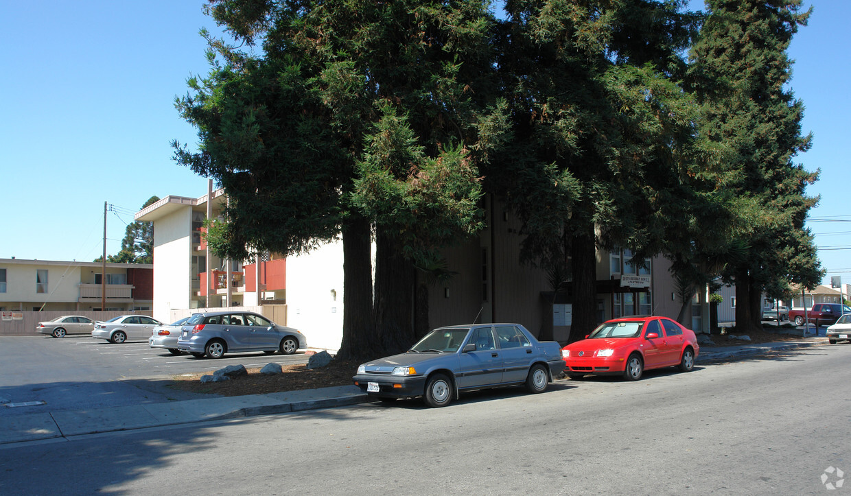 Building Photo - Watsonville Royal Apartments