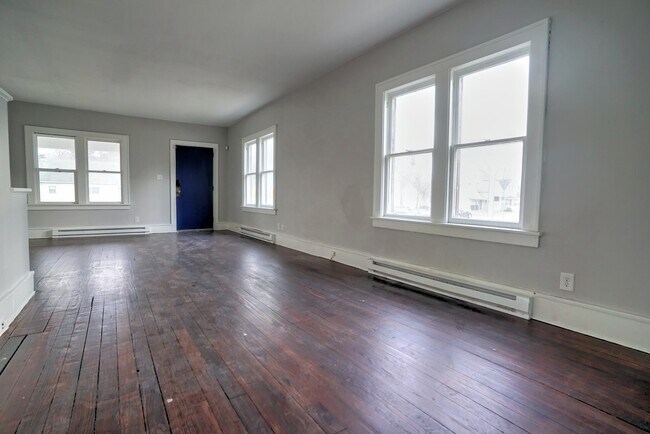 Building Photo - 501 N Eddy St