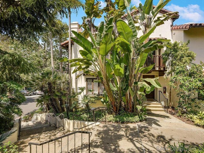 Building Photo - 8680 Villa La Jolla Dr