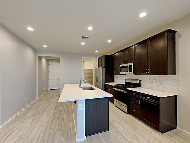 Building Photo - 26135 N 133rd Ave