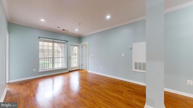 Foto del edificio - 4560 Strutfield Ln