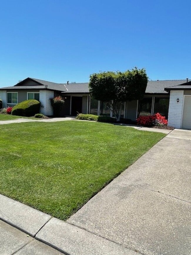 Building Photo - 17677 Kram Dr