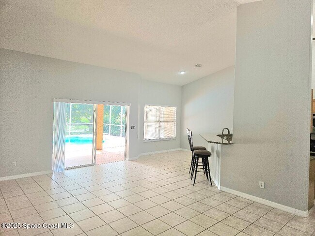 Building Photo - 911 Wood Creek Dr