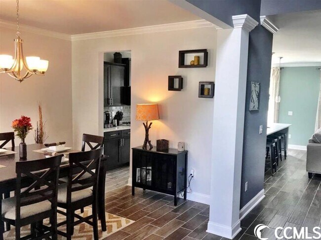 Foto del edificio - 4627 Planters Row Way