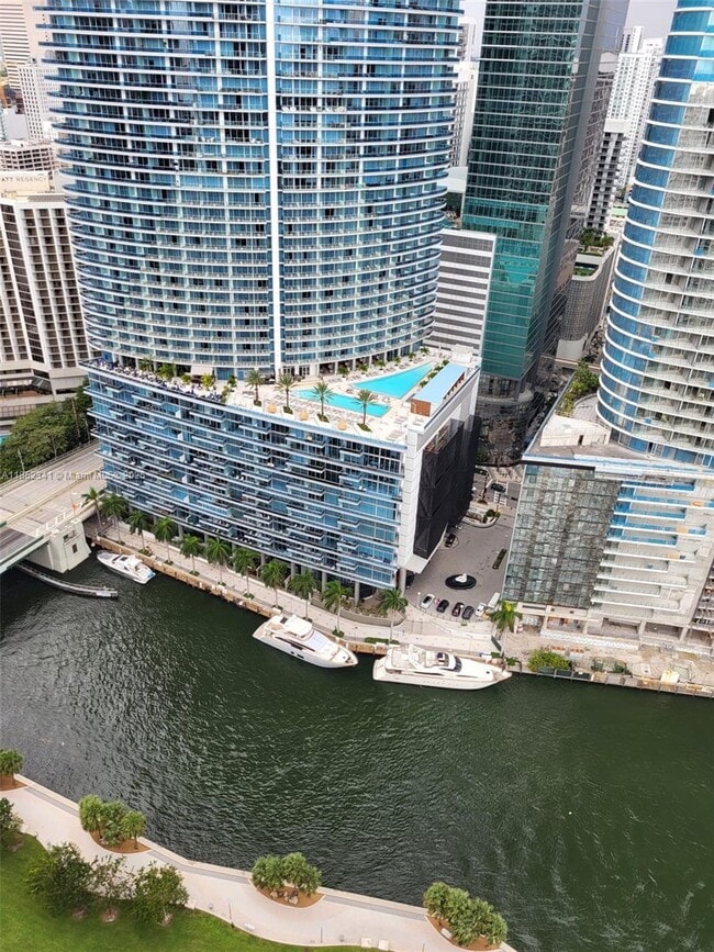 Building Photo - 465 Brickell Ave