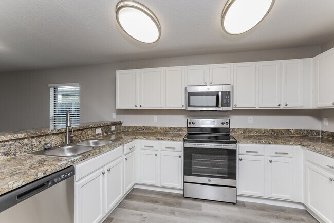 Building Photo - 2353 Bexley Dr