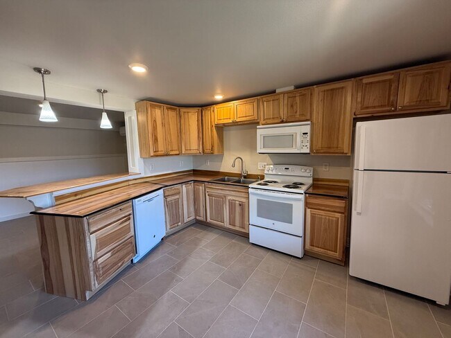 Foto del edificio - Welcome to your new lake front home in Oly...