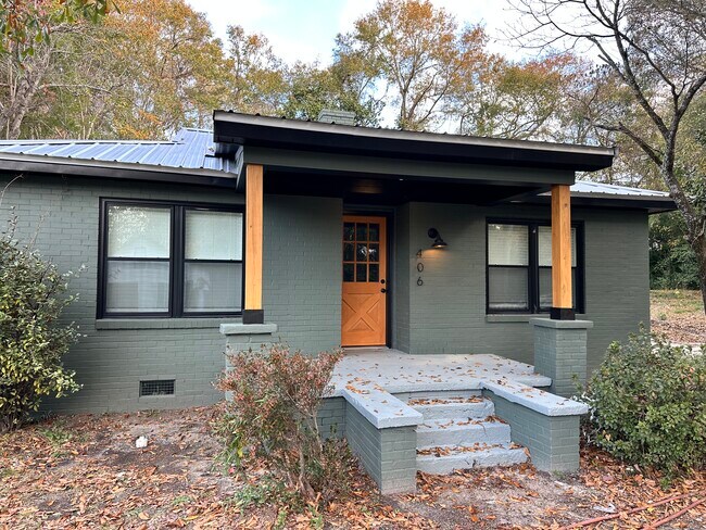 Foto del edificio - 406 Phillips Ave