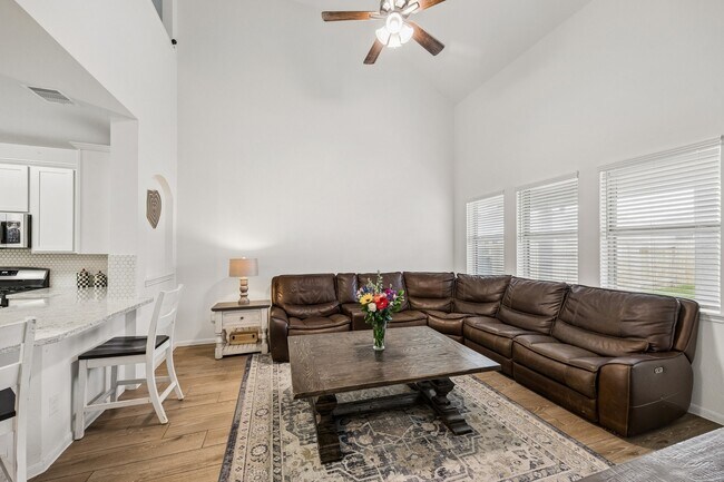 Building Photo - 1189 Bluebonnet Trl