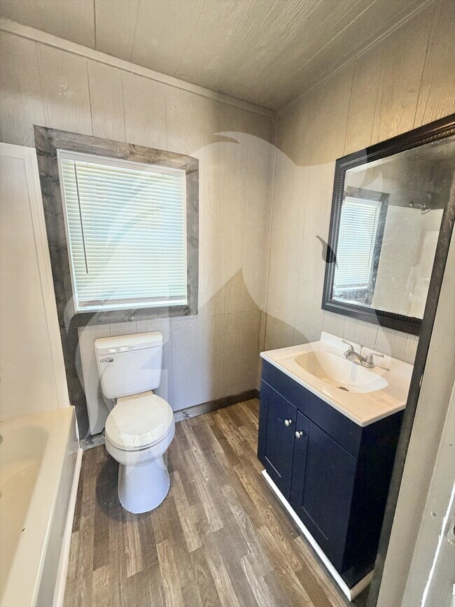 Foto del edificio - "Charming Studio Retreat at 334 1/2 South Pine Street, Ponca City!"