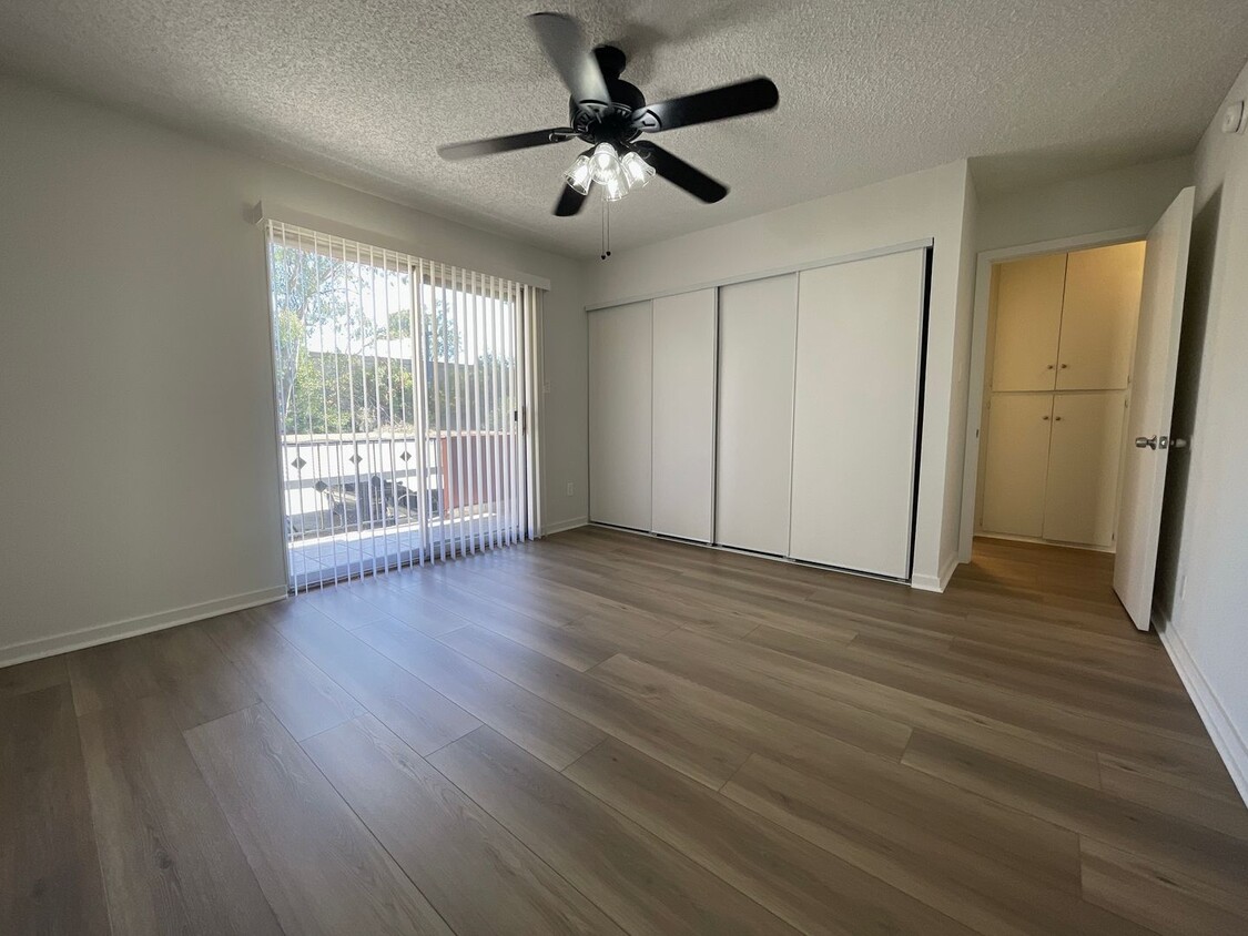 Foto principal - 7424 Haskell Ave