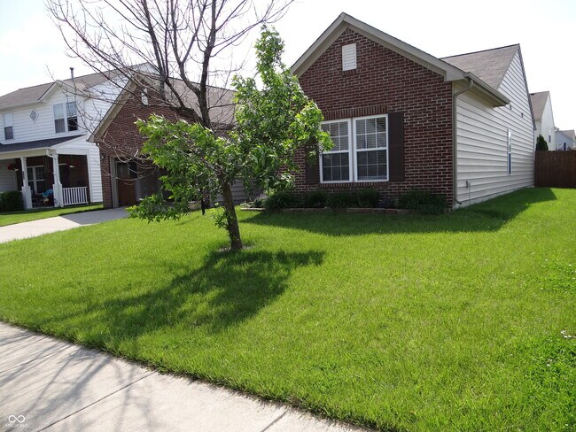 Foto del edificio - 12302 Sagamore Woods Dr
