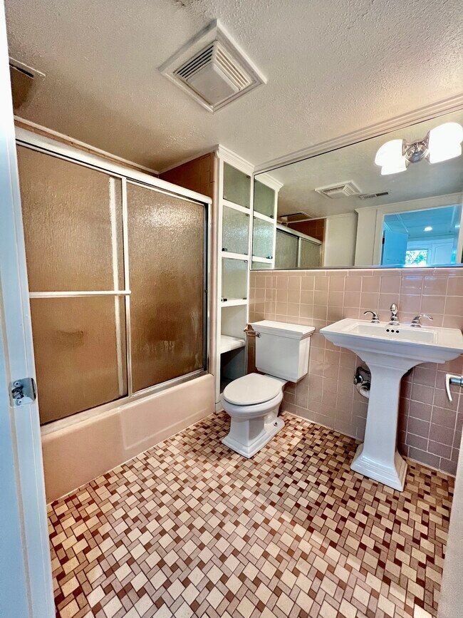 1045 E 10th St Unit 105, Cookeville, TN 38501 Condo for Rent in