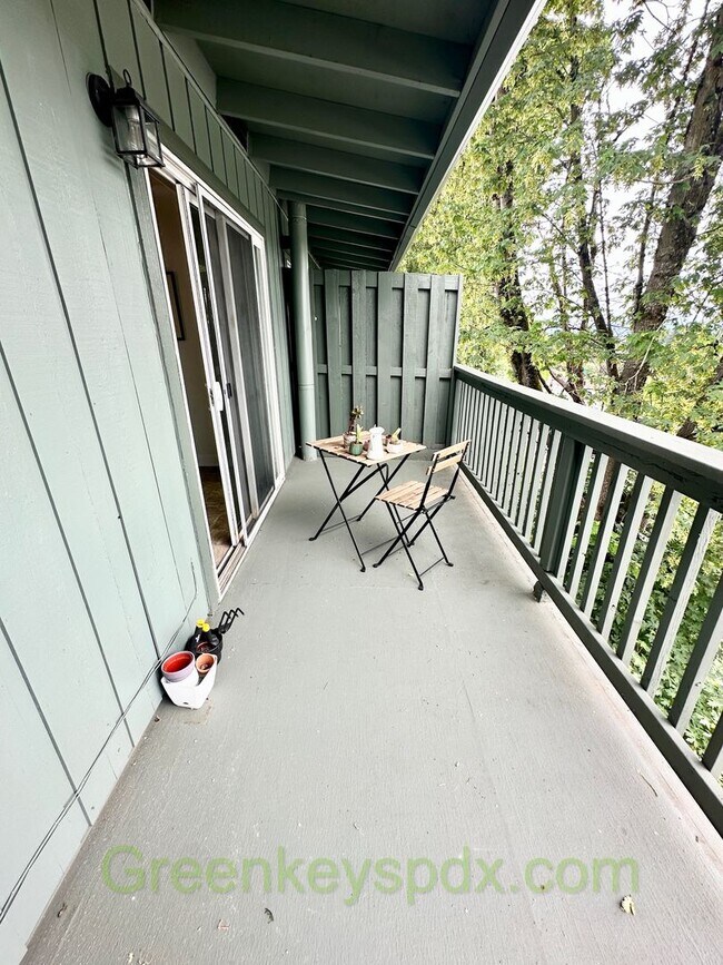 Foto del edificio - Two bedroom one bathroom condo in Southwes...