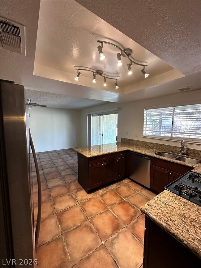 Foto del edificio - 2417 Doherty Way