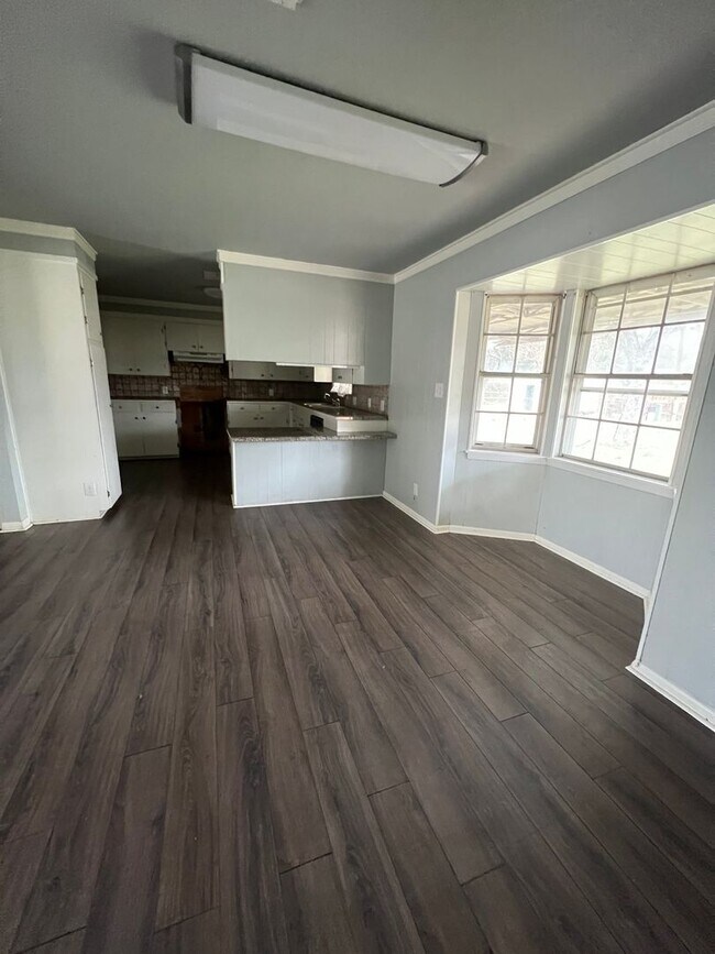 Building Photo - Coming Soon In Greenacres!  Pictures Comin...