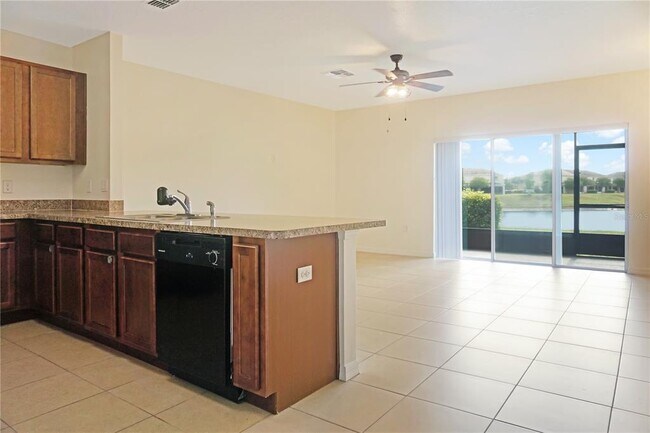 Foto del edificio - 355 Highcrest Rd