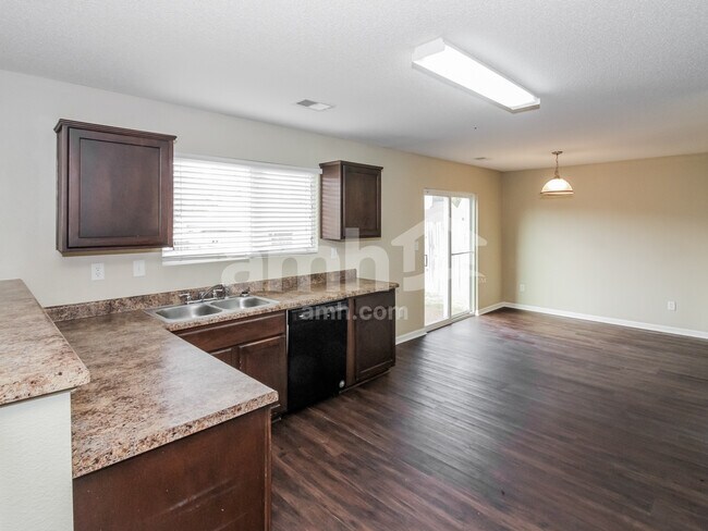 Building Photo - 4641 Tulip Creek Drive