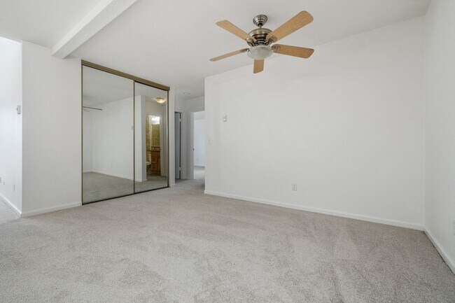 Foto del edificio - 8308 Regents Rd