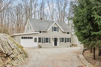 Building Photo - 22 Lake Ridge Rd
