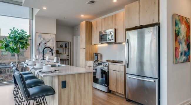 Building Photo - 3700M