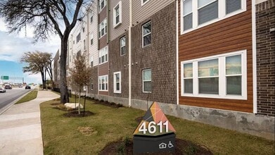 Building Photo - 4611 N Interstate 35 Frontage Rd