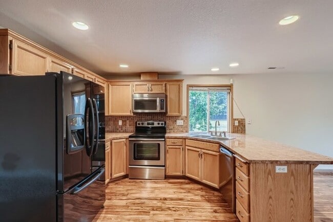 Building Photo - 18800 Southeast 14th Way, Vancouver, WA, 9...