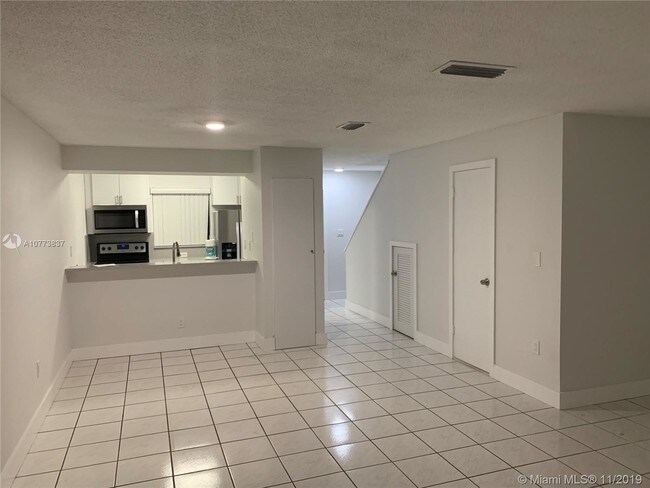 Building Photo - 6206 SW 136th Ct