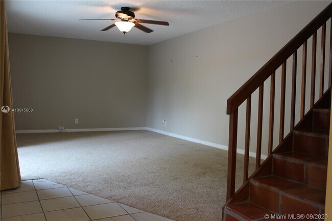 Building Photo - 2584 Lakeview Ct
