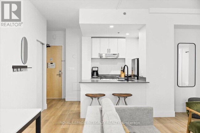 Photo du bâtiment - 161 Laurier Ave W