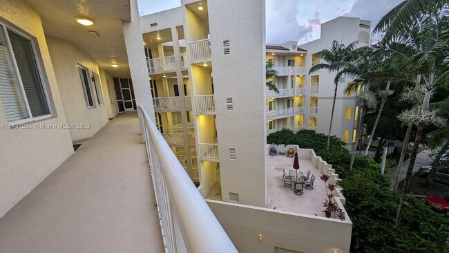 Building Photo - 3600 Oaks Clubhouse Dr