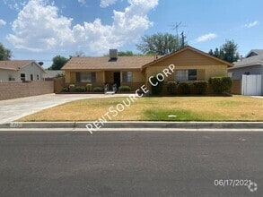 Building Photo - 822 W Ave J 9